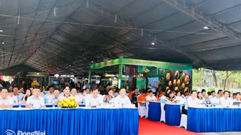 Hỗ trợ nông dân ứng dụng công nghệ số vào sản xuất nông nghiệp