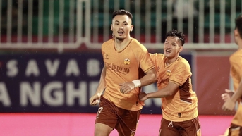 ចំណាត់ថ្នាក់ V-League ចុងក្រោយបំផុត៖ HAGL គេចផុតពីបាតតារាងយ៉ាងអស្ចារ្យ ដោយភ្ញាក់ផ្អើលជាមួយនឹងកំពូលទាំង 4