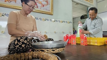 Giữ lửa nghề bánh in Long Hựu