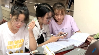 Giờ học bắt đầu từ 6h30, thậm chí 6h, có phù hợp sinh viên ngày nay?