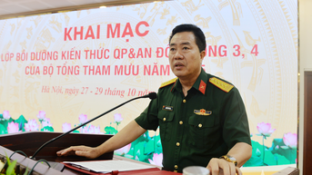 Hơn 160 học viên tham gia bồi dưỡng kiến thức quốc phòng và an ninh đối tượng 3, 4