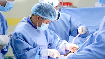 Bị di chứng do gãy xương cánh tay lâu năm có phục hồi hoàn toàn?