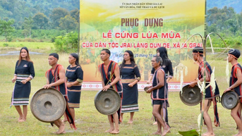 Dân làng Dun De gửi đến Yàng ước vọng được mùa