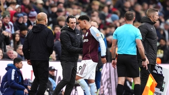 Jadon Sancho chịu thêm nỗi xấu hổ tột cùng ở Aston Villa