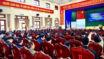 នាយកដ្ឋានវិទ្យាសាស្ត្រ និងបច្ចេកវិទ្យាបណ្តុះបណ្តាលជំនាញឌីជីថលដល់កម្មាភិបាលមូលដ្ឋាននៅឃុំ Binh Giang