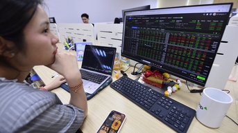 Chứng khoán giảm mạnh 30 phút cuối, loạt cổ phiếu nhóm Vingroup, GEX 'nằm sàn'
