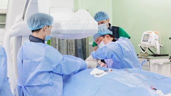 Cấy máy phá rung tim cho bệnh nhân mắc bệnh tim hiếm gặp