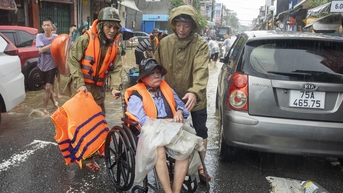 Đưa 28 bệnh nhân tại Bệnh viện Phục hồi chức năng đến nơi an toàn