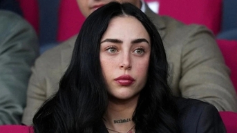 Bạn gái nóng bỏng của Yamal bị mắng nhiếc khi Barcelona thua Real Madrid