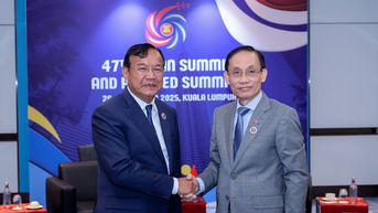 Bộ trưởng Ngoại giao Lê Hoài Trung tiếp xúc với Bộ trưởng Ngoại giao các nước