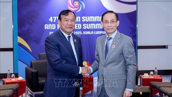 Bộ trưởng Ngoại giao Lê Hoài Trung tiếp xúc song phương với các nước