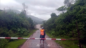Quảng Trị tiếp tục mưa lớn, nhiều khu vực ngập sâu, chia cắt giao thông