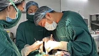 U tuyến giáp, cắt hay để?