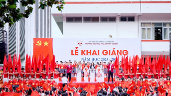 សាលាបឋមសិក្សា អនុវិទ្យាល័យ និងវិទ្យាល័យជ័យជំនះ "ទស្សវត្សរ៍នៃការតភ្ជាប់ - ដឹកនាំផ្លូវឆ្ពោះទៅរកបន្ថែមទៀត"