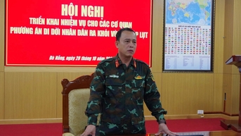 Đà Nẵng yêu cầu tiếp tục di dời người dân ra khỏi vùng ngập lụt
