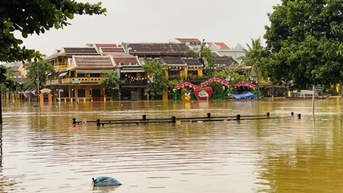 Chuyên gia lý giải nguyên nhân đợt mưa lớn tại miền Trung