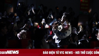 Kai Đinh mang 'Lễ đường' đến đêm nhạc Học viện Báo chí và Tuyên truyền