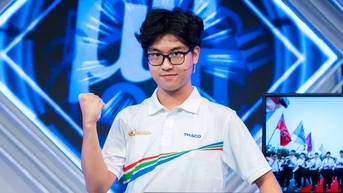ទីក្រុង​ហាណូយ​បាន​ប្រគល់​វិញ្ញាបនបត្រ​បញ្ជាក់​គុណ​សម្បត្តិ​ពិសេស​ដល់​សិស្ស​ប្រុស​ដែល​បាន​ឈ្នះ​ជើង​ឯក Road to Olympia។