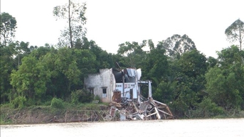 Vĩnh Long khẩn trương khắc phục sạt lở, ứng phó triều cường