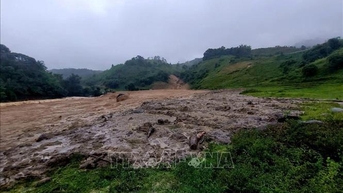 Quảng Ngãi có 5 thôn bị cô lập do lũ