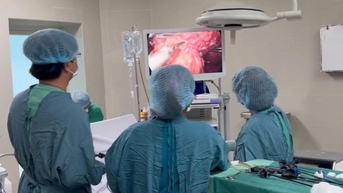 Cứu sống bệnh nhân bị u lách dạng nang hiếm gặp