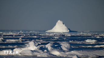 Trung Quốc: Tàu ngầm lặn sâu có người lái hoàn thành sứ mệnh thám hiểm Bắc Cực