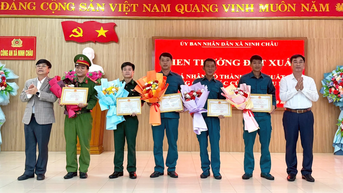 Khen thưởng các cá nhân kịp thời ứng cứu tàu gặp sự cố trên biển