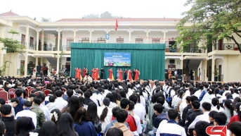 Trên 1.800 giáo viên, học sinh được truyền thông về giáo dục đạo đức, lối sống trong gia đình