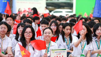 Hà Nội yêu cầu các trường công khai đường dây nóng xử lý bạo lực học đường