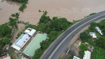 Lâm Đồng: Quốc lộ 1A đoạn bị ngập đã thông xe trở lại