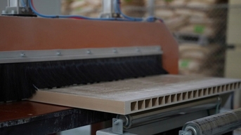 Thí điểm biến rác thải nhựa thành sản phẩm gỗ hữu ích