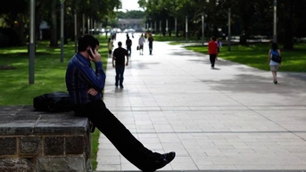 Đại học hàng đầu Úc điều tra khiếu nại giảng viên dùng AI chấm bài