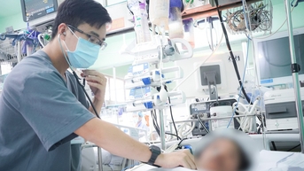 Người phụ nữ mắc hội chứng 'trái tim tan vỡ', đặc biệt hiếm gặp được cứu