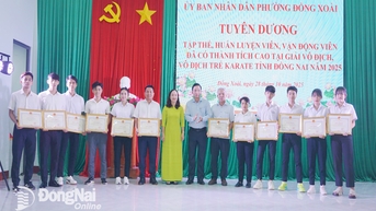 Phường Đồng Xoài tuyên dương các tập thể, huấn luyện viên và vận động viên đạt thành tích xuất sắc tại Giải vô địch và vô địch trẻ karate tỉnh Đồng Nai năm 2025