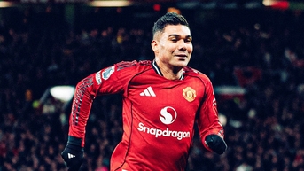 Rio Ferdinand 'va thẳng mặt' Carragher vì một cầu thủ MU