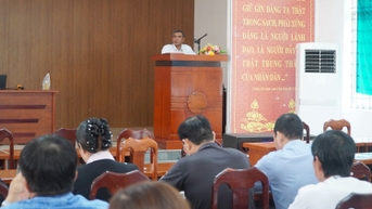 Gần 100 cán bộ, công chức, viên chức được bồi dưỡng kiến thức dân tộc