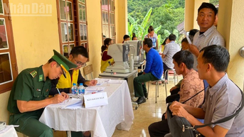 Sơn La khám, cấp phát thuốc miễn phí cho hơn 1.000 người dân vùng biên giới