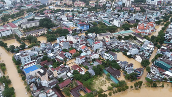 Hỗ trợ kịp thời 4 du khách nước ngoài gặp nạn trong mưa lũ ở Huế