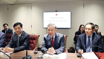 Tổng Bí thư Tô Lâm dự tọa đàm với các chuyên gia về AI và Chip bán dẫn