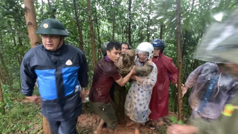 Đà Nẵng: Cứu kịp thời một tài xế bị đất vùi lấp