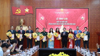 Lai Châu: Trao Giải Cuộc thi chính luận về bảo vệ nền tảng tư tưởng của Đảng năm 2025