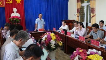 Đoàn công tác của Thường trực Tỉnh ủy làm việc tại xã Tân Lộc