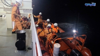 Cứu nạn thành công ngư dân Quảng Ngãi