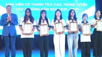Học giỏi ở phổ thông, được trường cao đẳng cấp học bổng