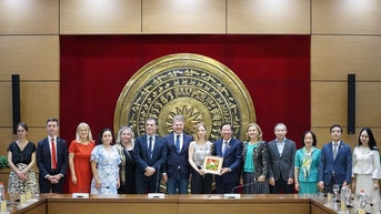 Chia sẻ kinh nghiệm xây dựng khung pháp lý về thương mại điện tử