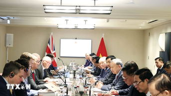 Tổng Bí thư Tô Lâm dự tọa đàm về công nghệ AI và chip bán dẫn tại Anh