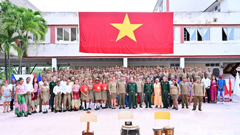 Sống cùng “đảo lửa, đảo say"...Kỳ 2: Dưới bóng đại kỳ