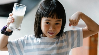 Sự thật uống nhiều sữa giúp xương chắc khỏe?