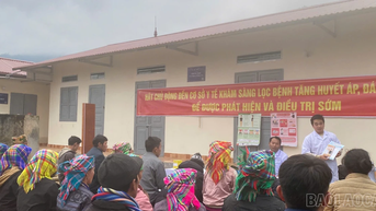 Điểm tựa chăm sóc sức khỏe cho người dân vùng khó khăn