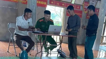 Công an xã Mường Bi chuẩn hóa dữ liệu gần 600 phương tiện giao thông